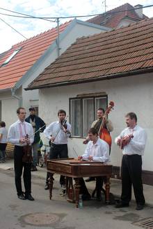 Leni - Hody na Kamence 2013