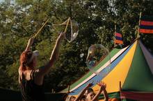 Nespoutaný život v Kamenné kolonii