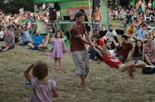 Nespoutaný život v Kamenné kolonii