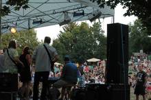 Nespoutaný život v Kamenné kolonii